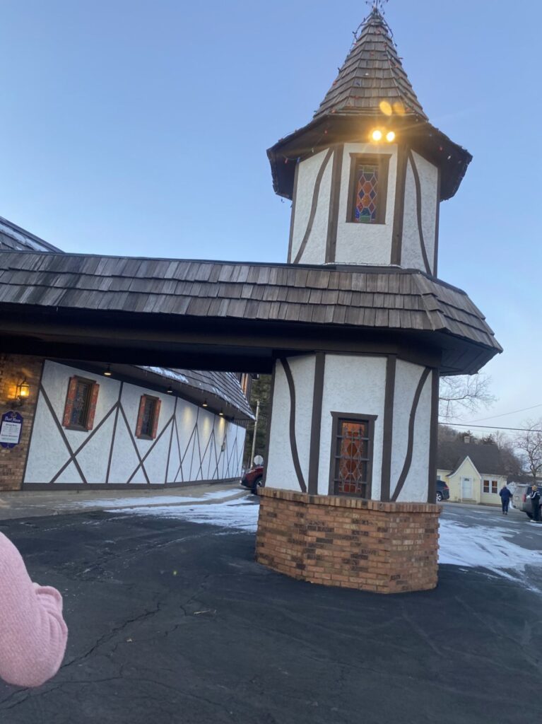Dorf Haus Supper Club 5